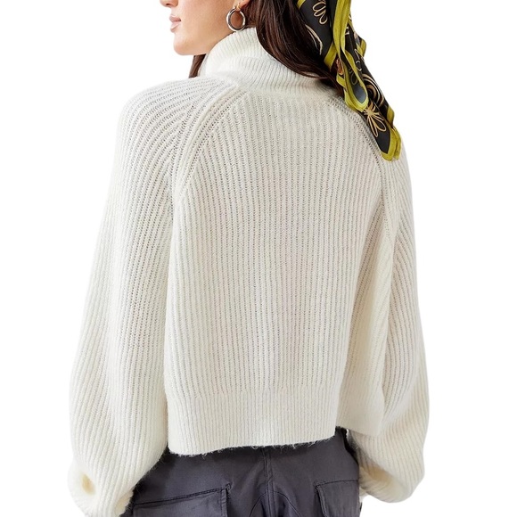 BDG Lexi Henley Fuzzy Crop Sweater M - Picture 2 of 16